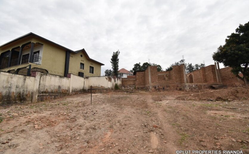 nyarutarama unfinished house for sale plut properties (2)