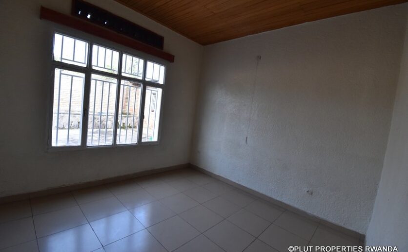Unfurnished house for rent in Kibagabaga (10)