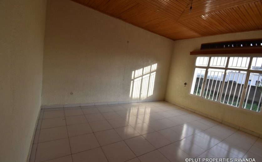 Unfurnished house for rent in Kibagabaga (11)