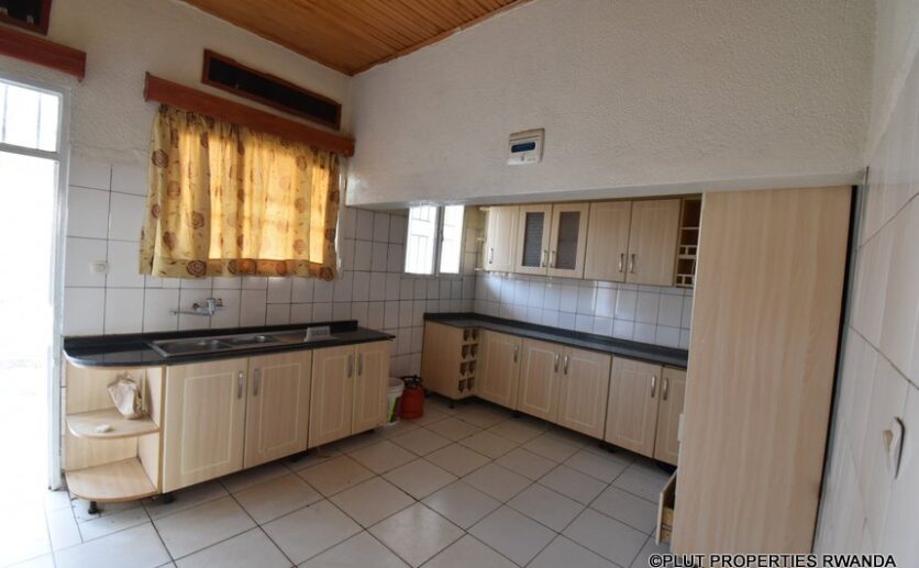 Unfurnished house for rent in Kibagabaga (13)