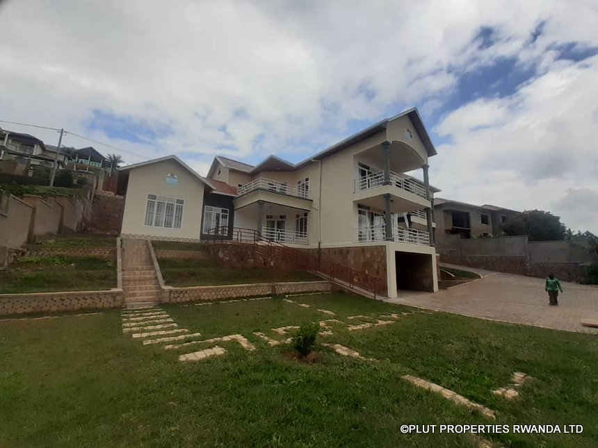 Unfurnished house for rent in Rebero