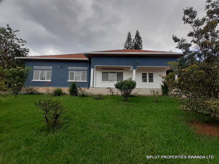 Unfurnished house for rent in Kiyovu