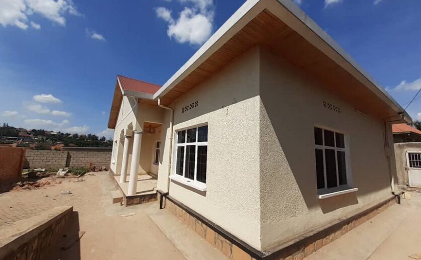 4 bedroom house for rent in Kigali (1)