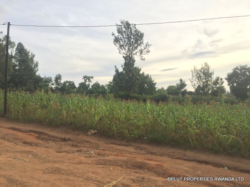 Flat land for sale in Kinyinya