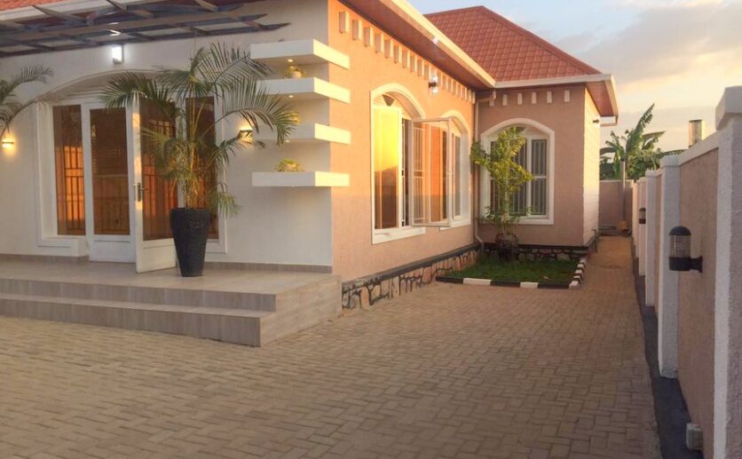 Beautiful house for sale in Kabeza (3)