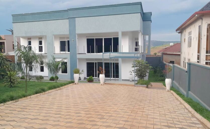 Luxury house for sale in Kagugu (2)