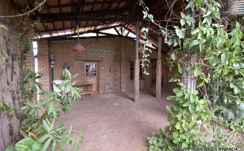 Nyarutarama rent plut properties (1)