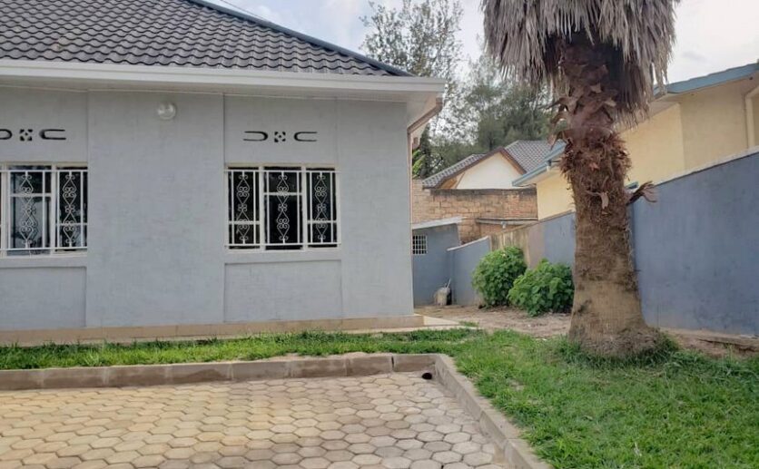 Unfurnished house for rent in Kacyiru (7)
