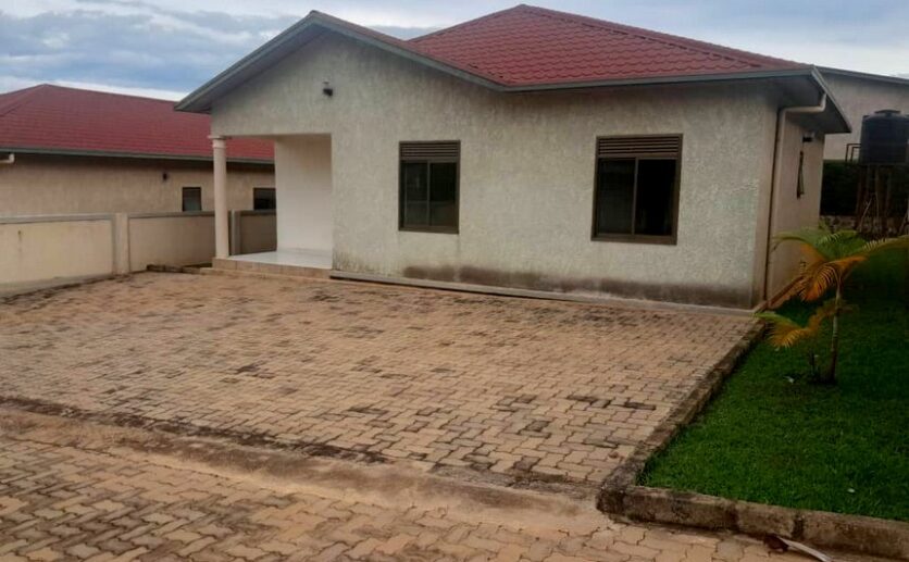 House for sale in Rusororo (1)