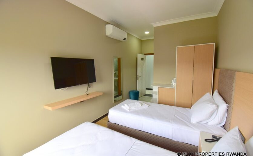 acacus twin bed hotel room (2)