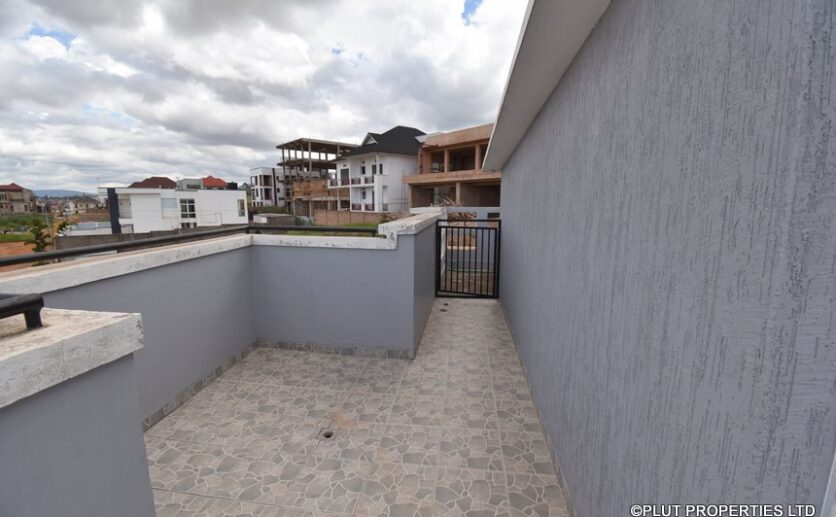 Semi detached house for rent (11)