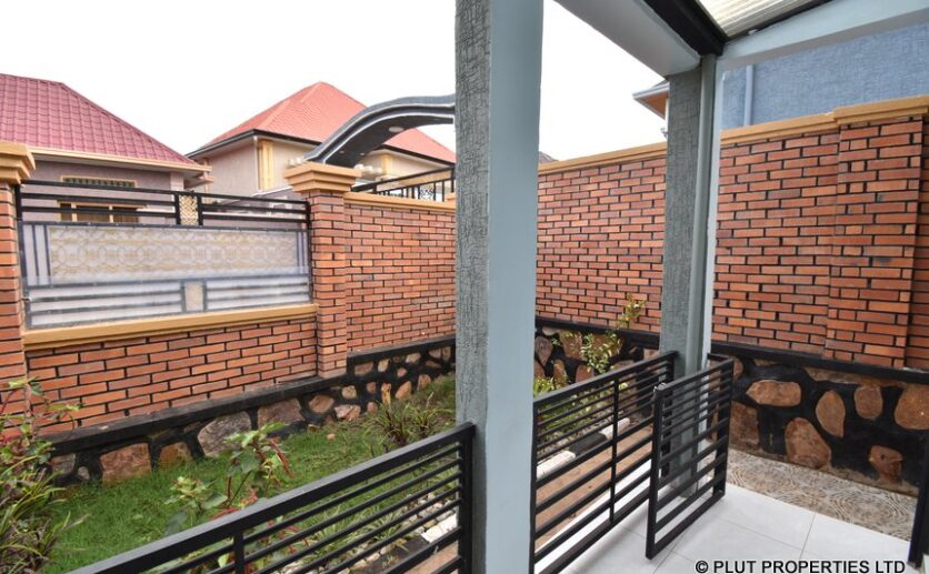 HOUSE FOR SALE IN KANOMBE PLUT PROPERTIES (14)