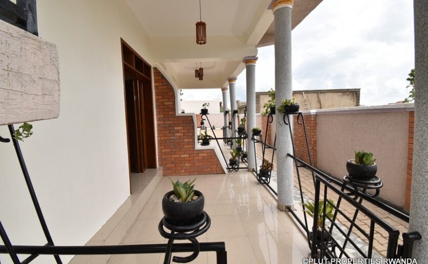exquisite house in kanombe (14)