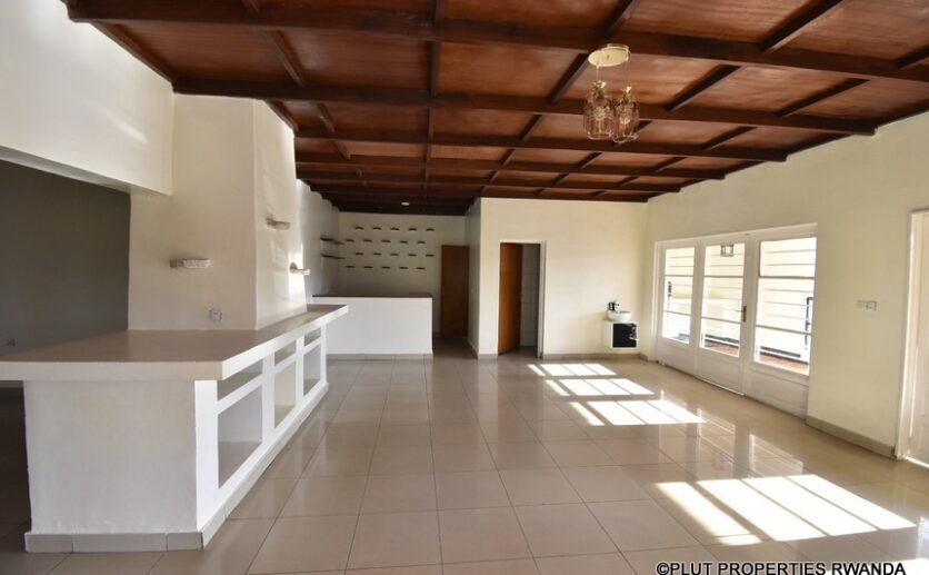 10 big rooms for rent in kimihurura (13)