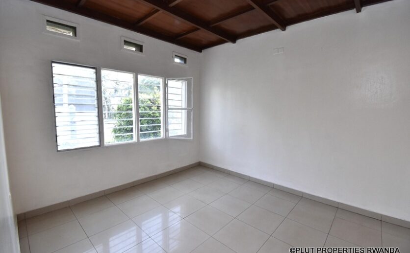 10 big rooms for rent in kimihurura (16)