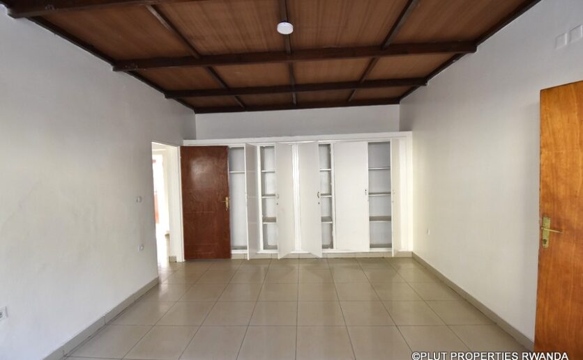 10 big rooms for rent in kimihurura (19)