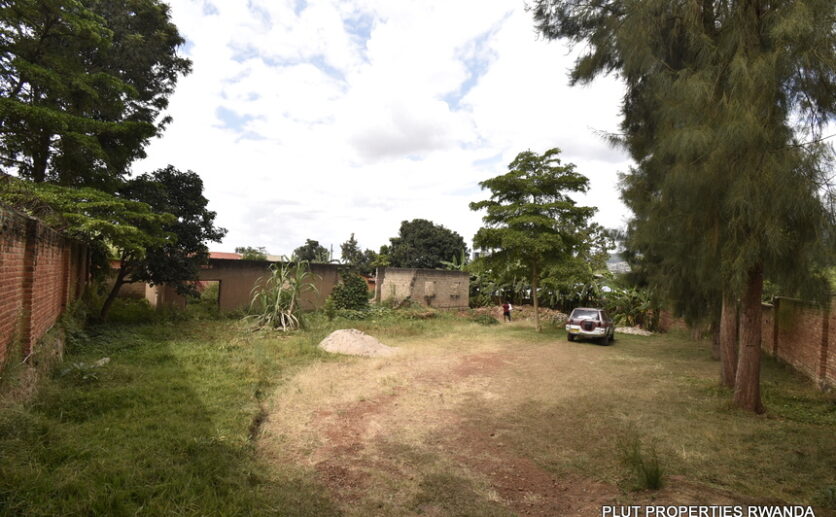 big plot for sale in Kigali Nyamirambo (1)