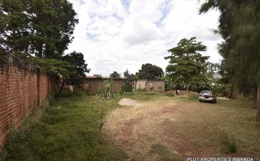 big plot for sale in Kigali Nyamirambo (2)