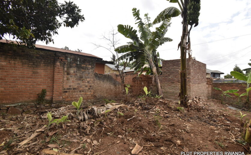 big plot for sale in Kigali Nyamirambo (7)