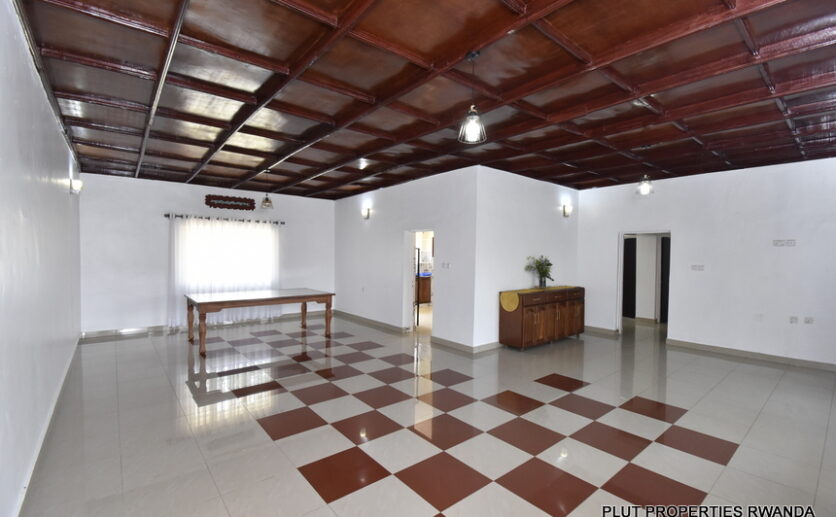 house with basket ball court for rent (23)