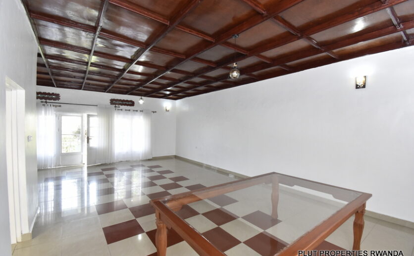 house with basket ball court for rent (25)