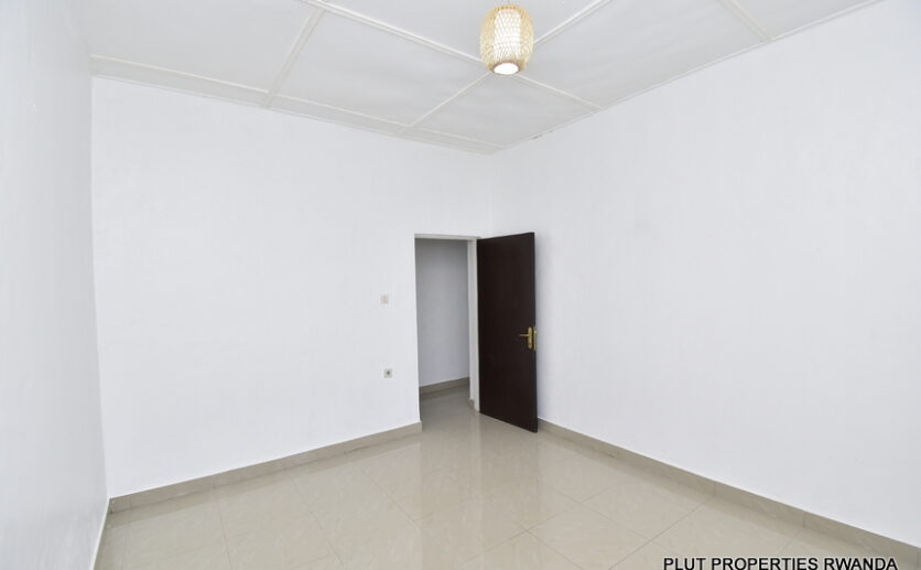 house with basket ball court for rent (31)