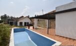 Beautiful house with pool for rent plut properties (2)