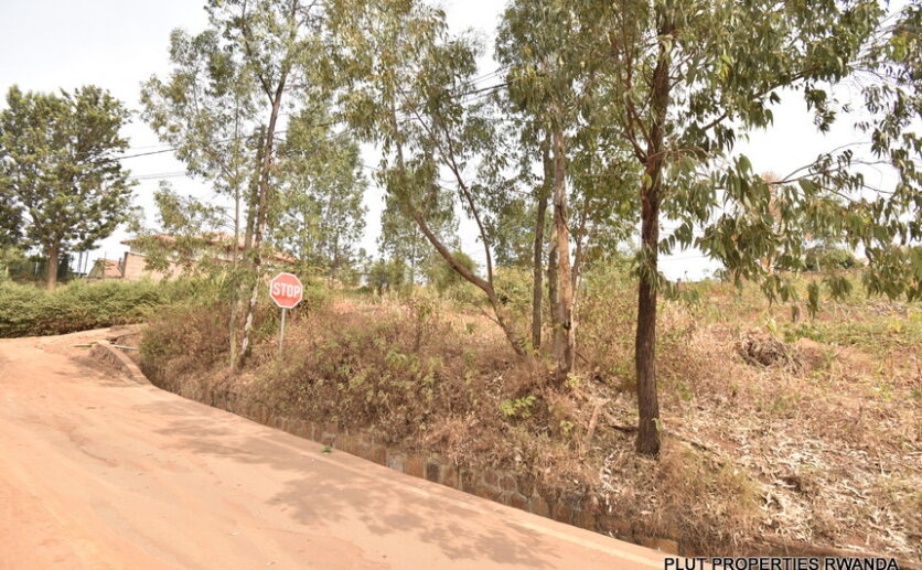 Big plot for sale in Kicukiro Kagarama (6)