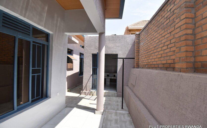 House for sale in Kanombe Kigali Plut properties (2)