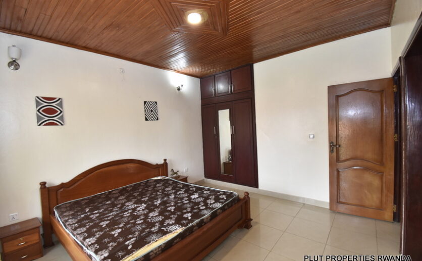 Maison for rent in Gisozi plut propeties (3)