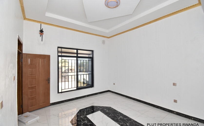 Unfurnished house for sale in Kanombe plut properties (10)