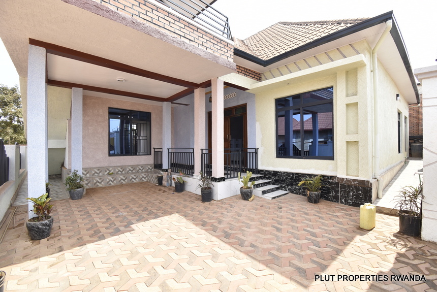 Unfurnished house for sale in Kanombe.