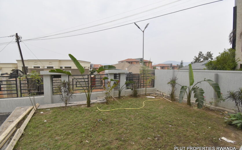 Beautiful house for sale in Kagugu plut properties (8)