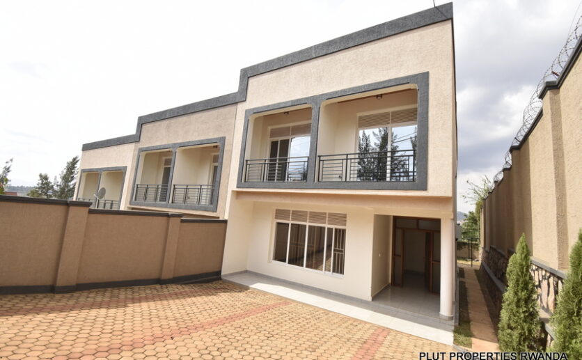 Unfurnished house for rent in Kibagabaga plut properties (12)