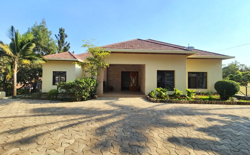 nyarutarama house for rent plut properties (15)