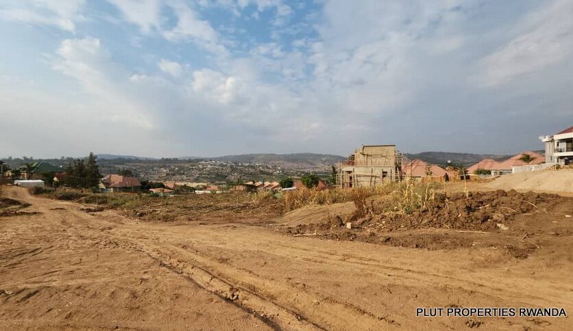 Big land for sale in Kibagabaga plut properties (1)