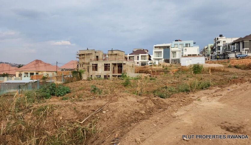 Big land for sale in Kibagabaga plut properties (2)