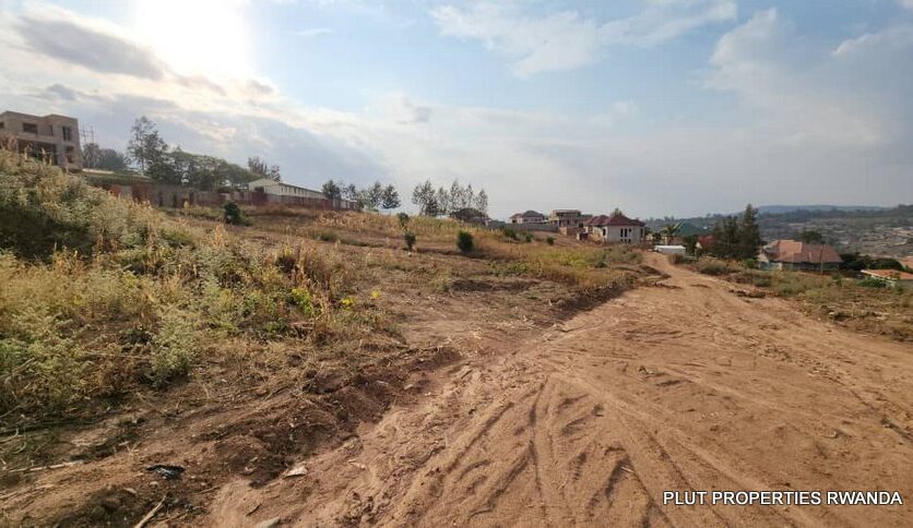 Big land for sale in Kibagabaga plut properties (4)