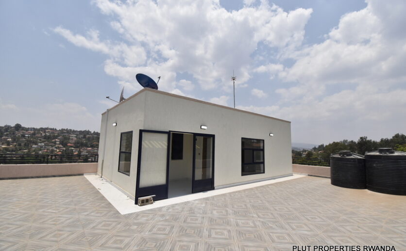 Commercial house for rent in Remera (8)