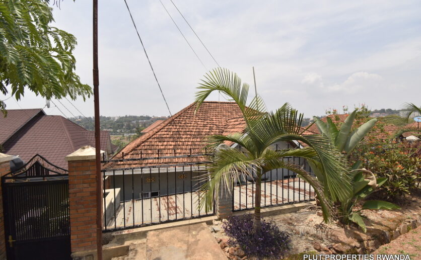 Beautiful house for sale in Kibagabaga plut properties (3)