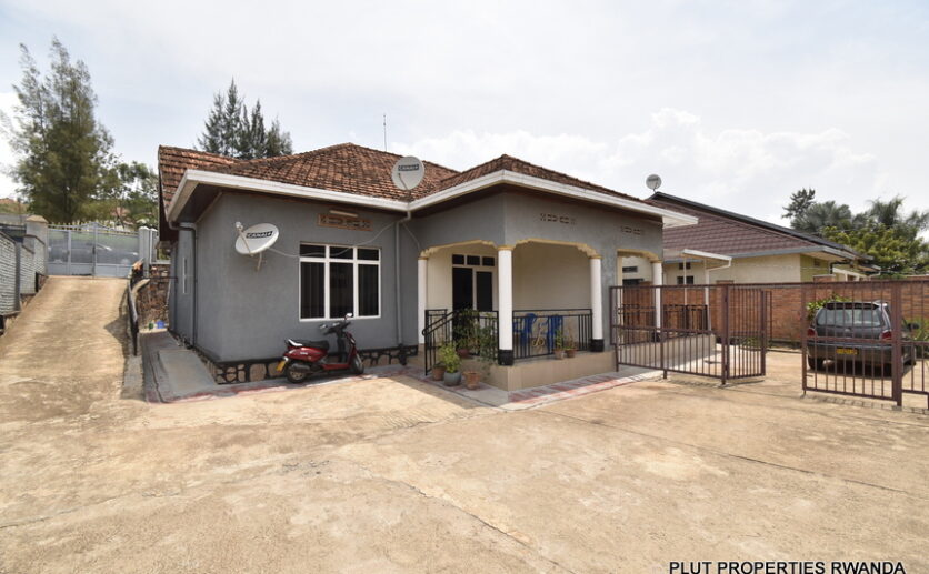 Beautiful house for sale in Kibagabaga plut properties (5)