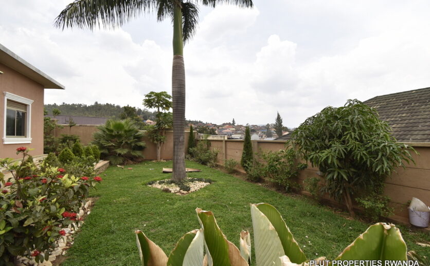 House for rent in Kicukiro Gatenga plut properties (2)