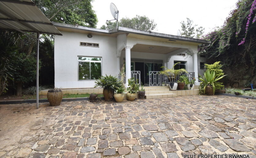 Kiyovu Kigali House for rent plut properties (10)