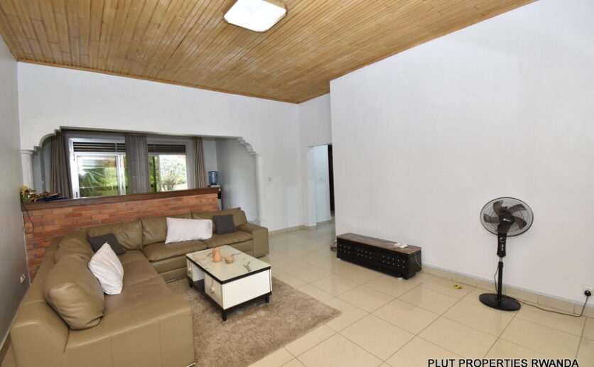 Kiyovu Kigali House for rent plut properties (16)