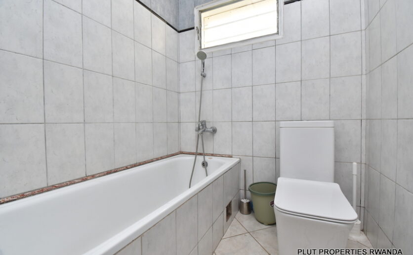 fully furnished house for rent in Kiyovu plut properties (update) (12)