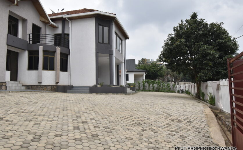 Nyarutarama Kigali house for rent plut properties (2)