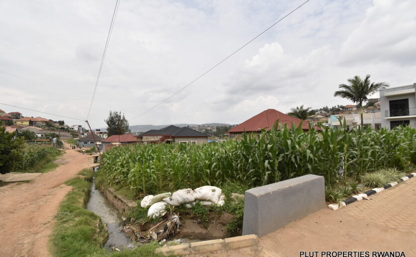 Big plot for sale in Kibagabaga plut properties (3)