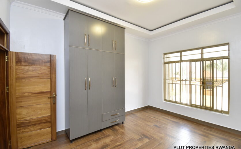 2 stories house for sale in Kibagabaga plut properties (16)