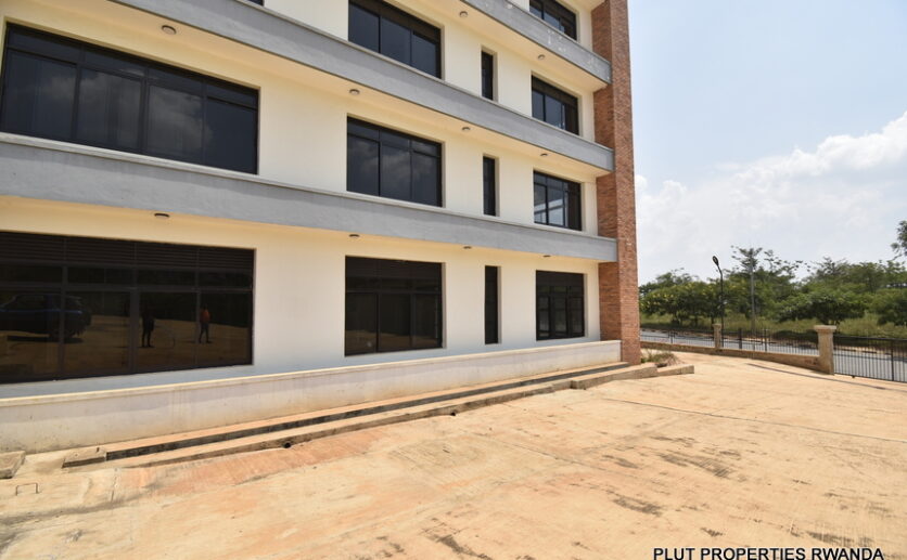 Ware house and office space for rent in Masoro (4)