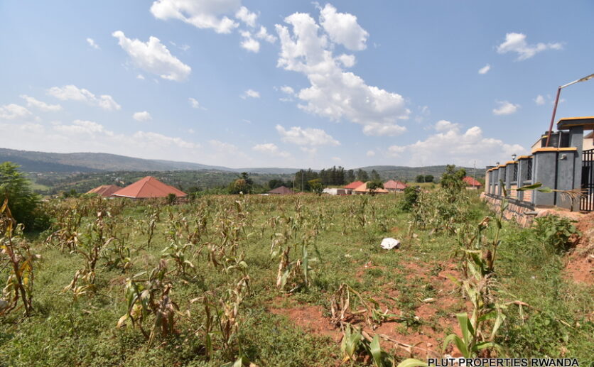 Big plot for sale in Gasogi plut properties (1)